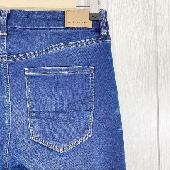 American Eagle | Distressed Curvy Hi Rise Jegging Size 4 (Extra Long) - Picture 4 of 10